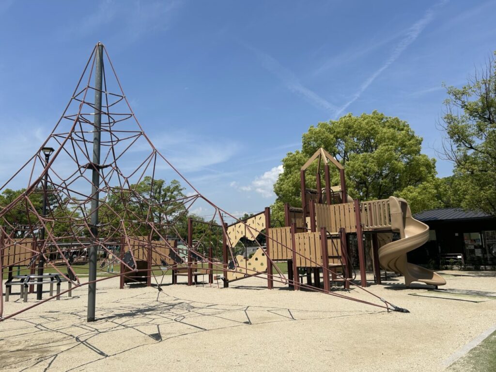 天王川公園の遊具広場の様子
