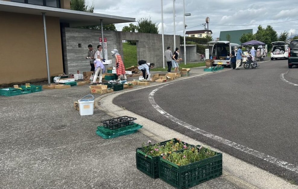 ふれあい軽トラ市の様子