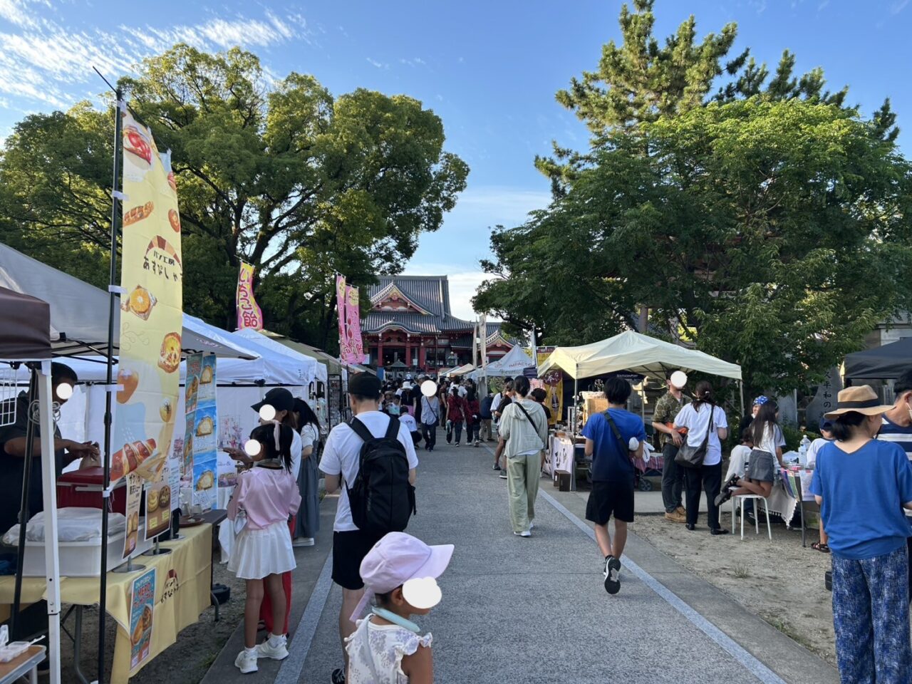 来場者でにぎわうナイト風土マルシェの会場風景