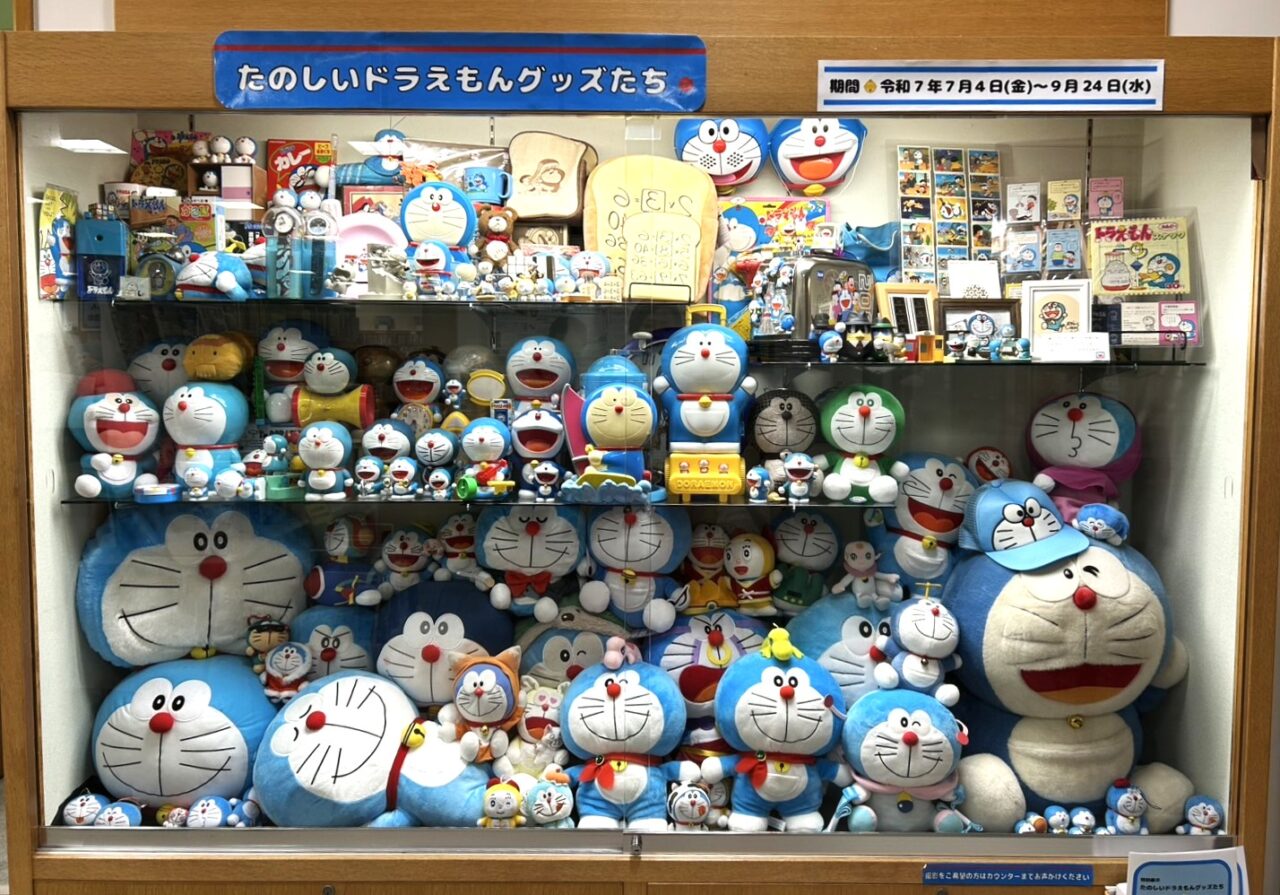展示されているドラえもんグッズ