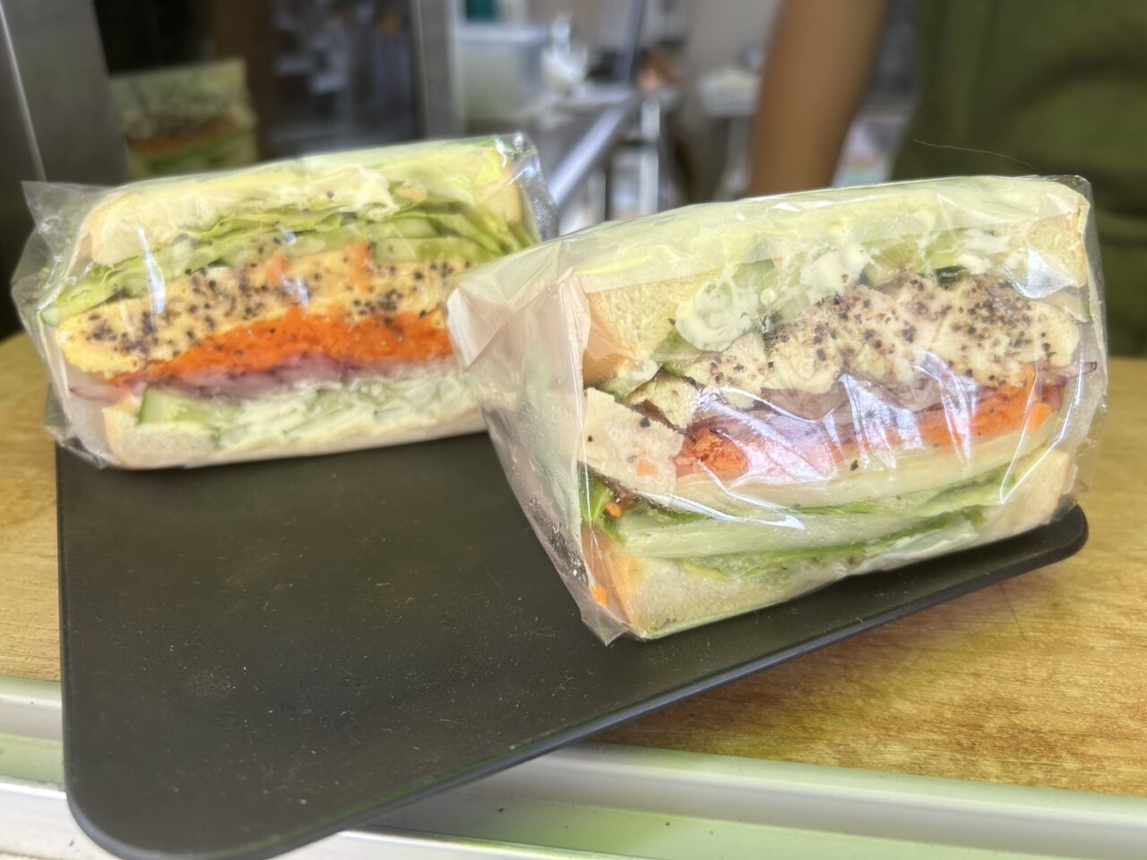 チキンサンドとたまごサンド