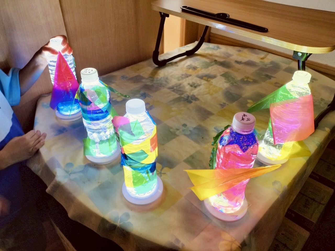 どもたちが作ったペットボトルランタン