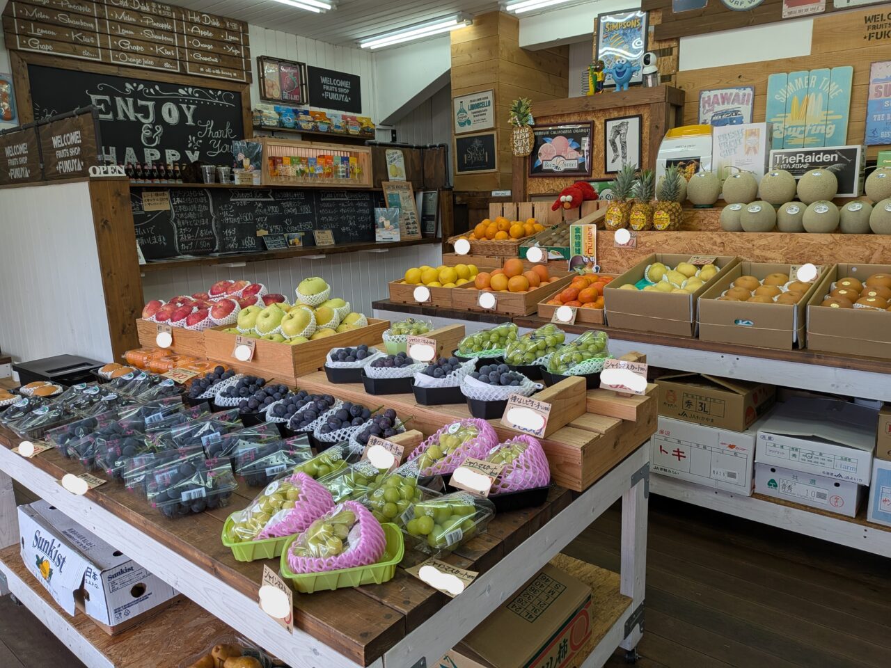店内で販売されている旬の果物