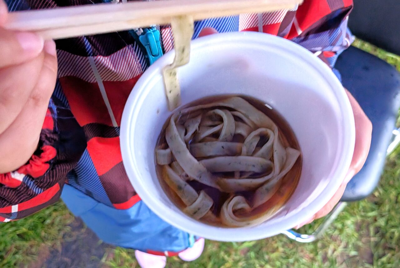 イベントでのあま麺の試食の様子