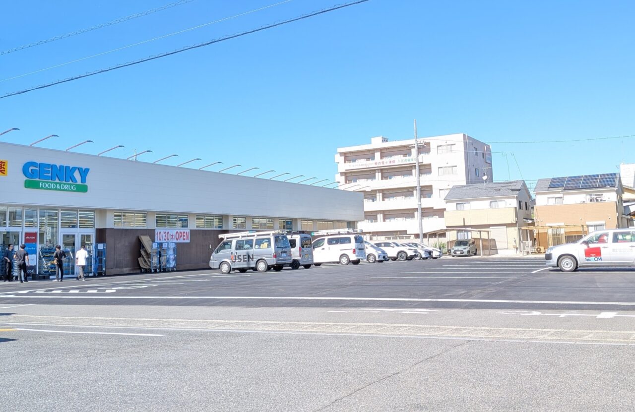 広い駐車場の様子