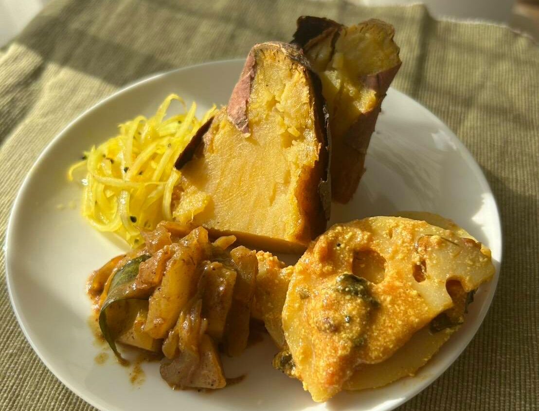 無料でふるまわれる焼き芋のイメージ写真