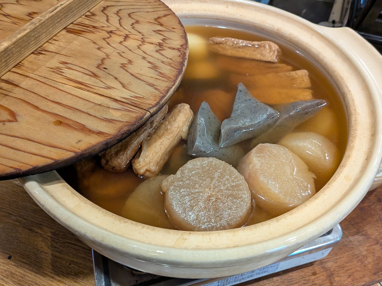 具材たっぷりのおでん鍋