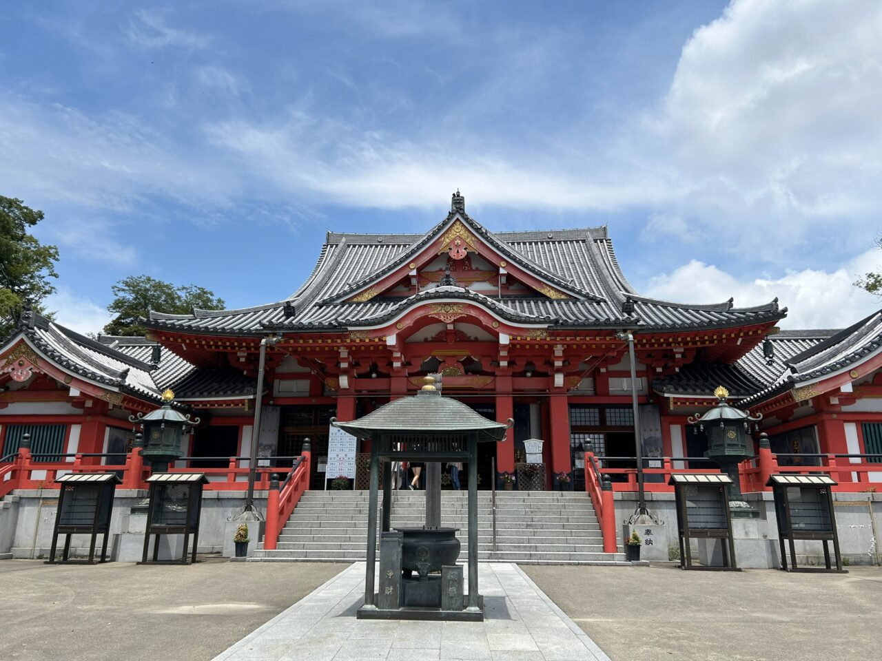 歴史ある甚目寺観音の本堂外観