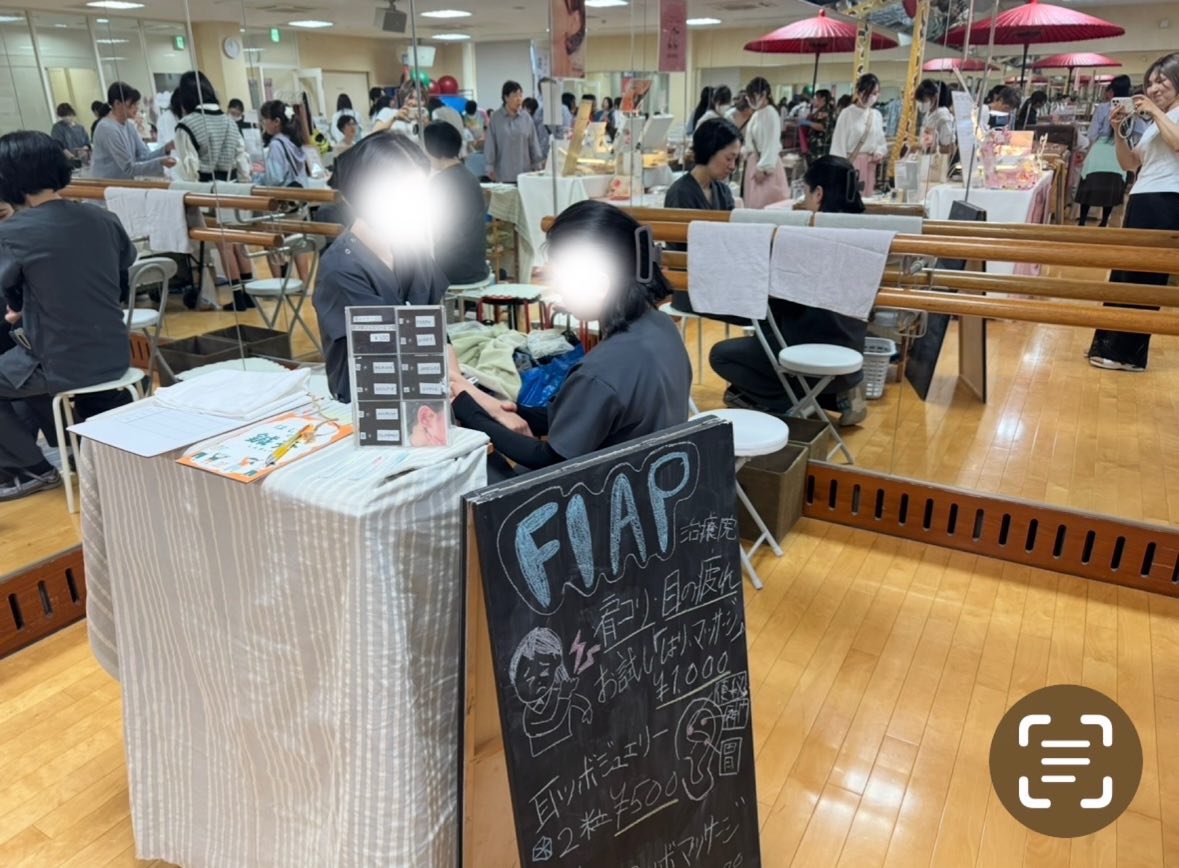 ハンドメイド雑貨やクラフト販売の様子（過去開催時）