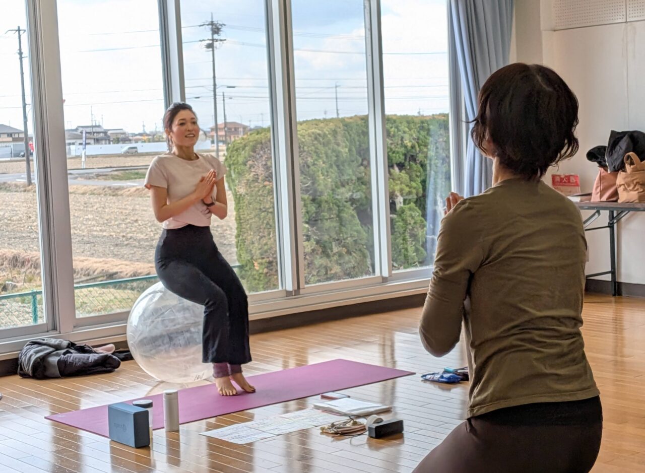 バランスボールエクササイズ教室を開いている講師