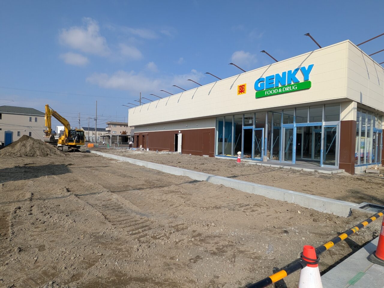 駐車場整備が進む店舗前の様子