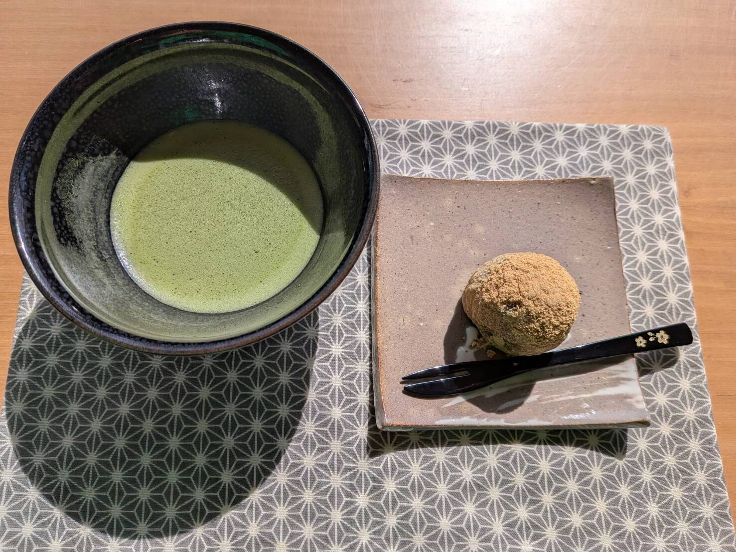 一灸さんの後に提供された抹茶と和菓子