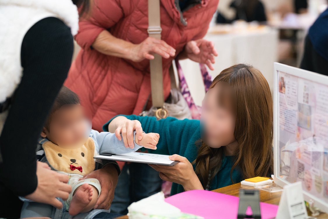 親子向け体験ブースが並ぶあんどままマルシェの紹介画像