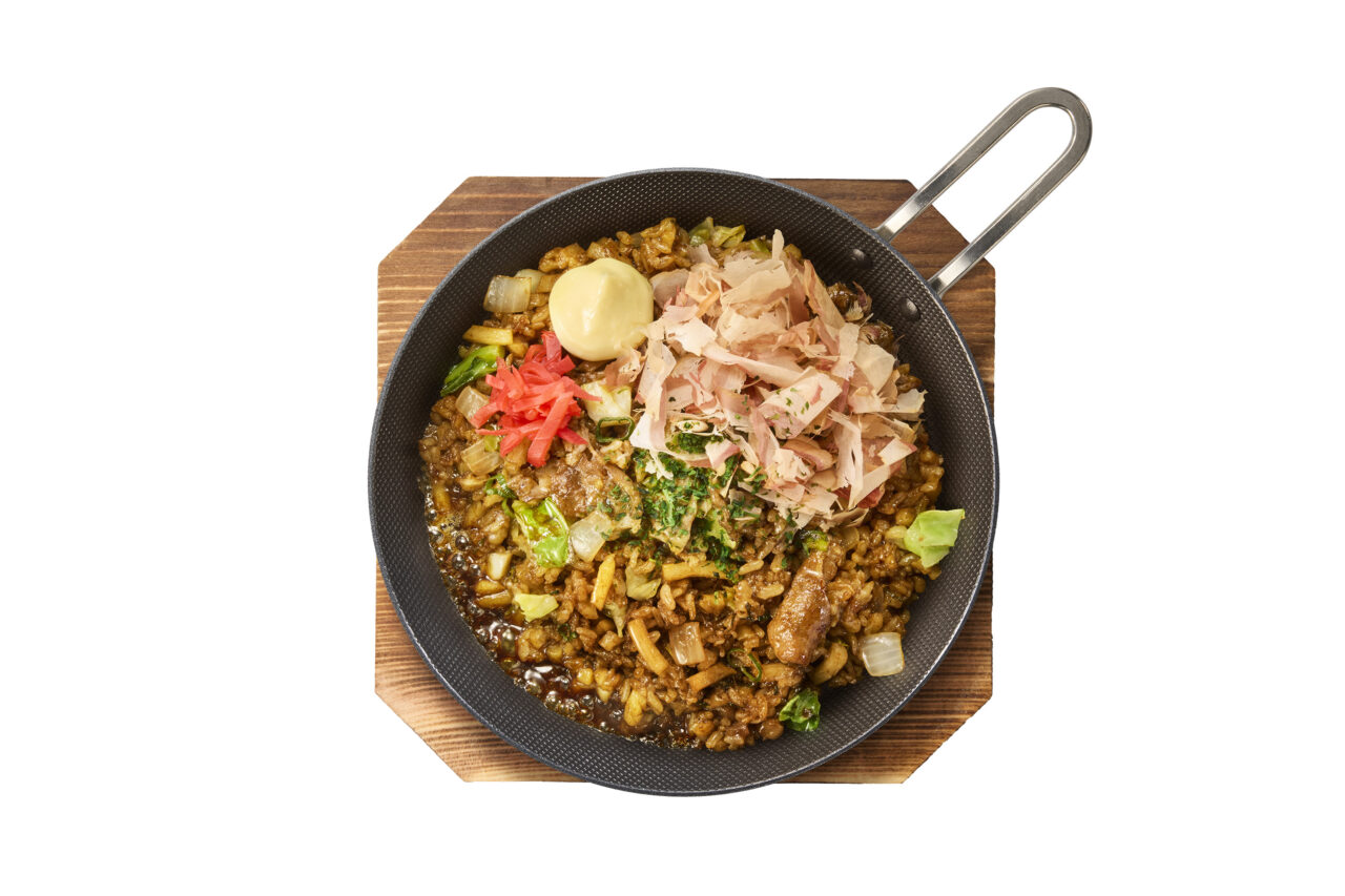 濃厚な特製ソースとスパイスが食欲をそそる丸亀うどんメシやみつきソース味