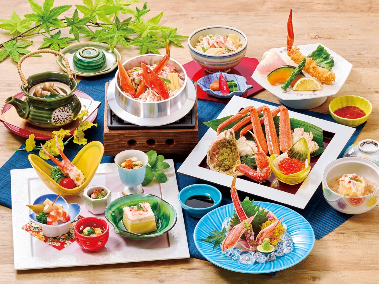 かに半身といくらを織り交ぜた豊かな味わいが楽しめる極上かに釜めし御膳